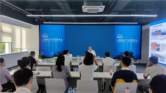 联想集团法律智能体战略和“法思AI律师助手”在北京发布