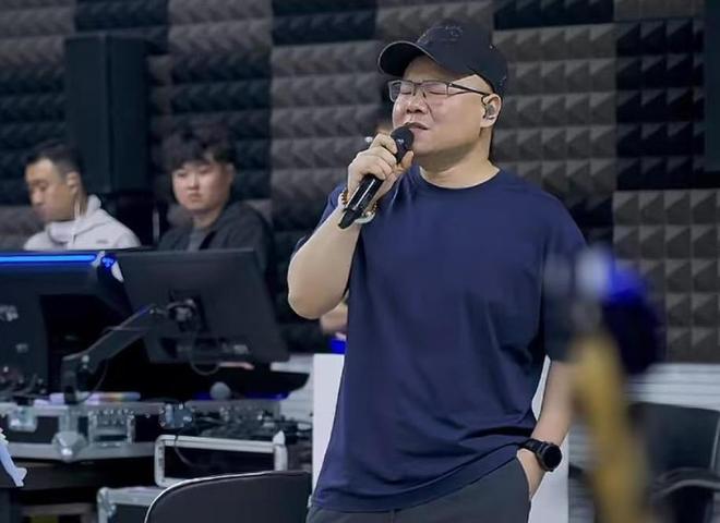 网红明星跨界演唱会翻车！官媒下场痛批：别把演唱会当成圈钱工具(图3)