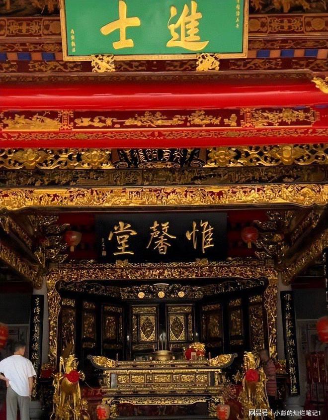 10亿违建豪宅被推平屋主身份曝光官媒称完全合理！(图2)