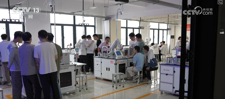 2000万辆、50万件；活力、增长！透过“数据+关键词”看经济稳中有进支撑更稳(图12)