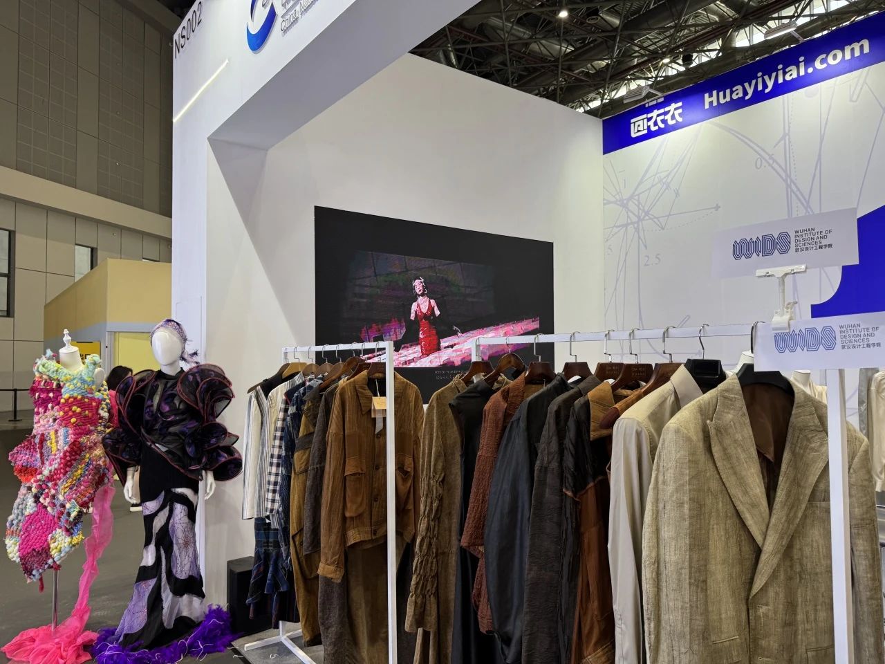 2025中国服装业市场：规模扩张与结构优化并行