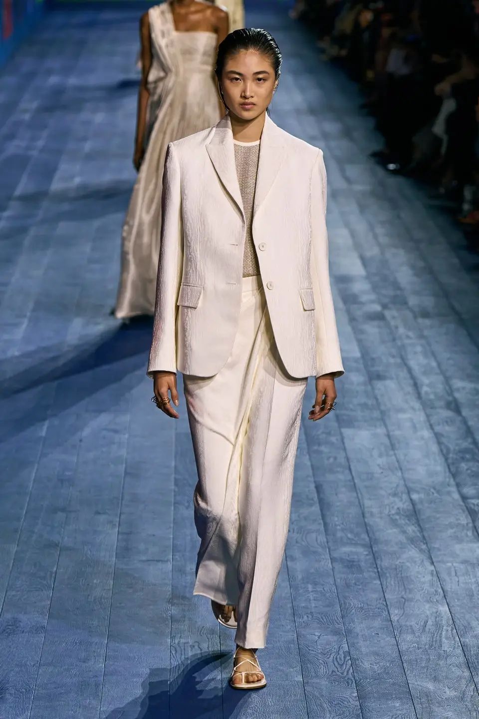 知服科技荣获大象投顾市场地位确认证书：酒店数字定制第一品牌