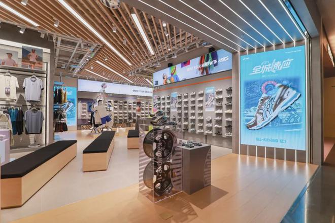 一年吸金330亿低调跑鞋卖爆中国(图4)